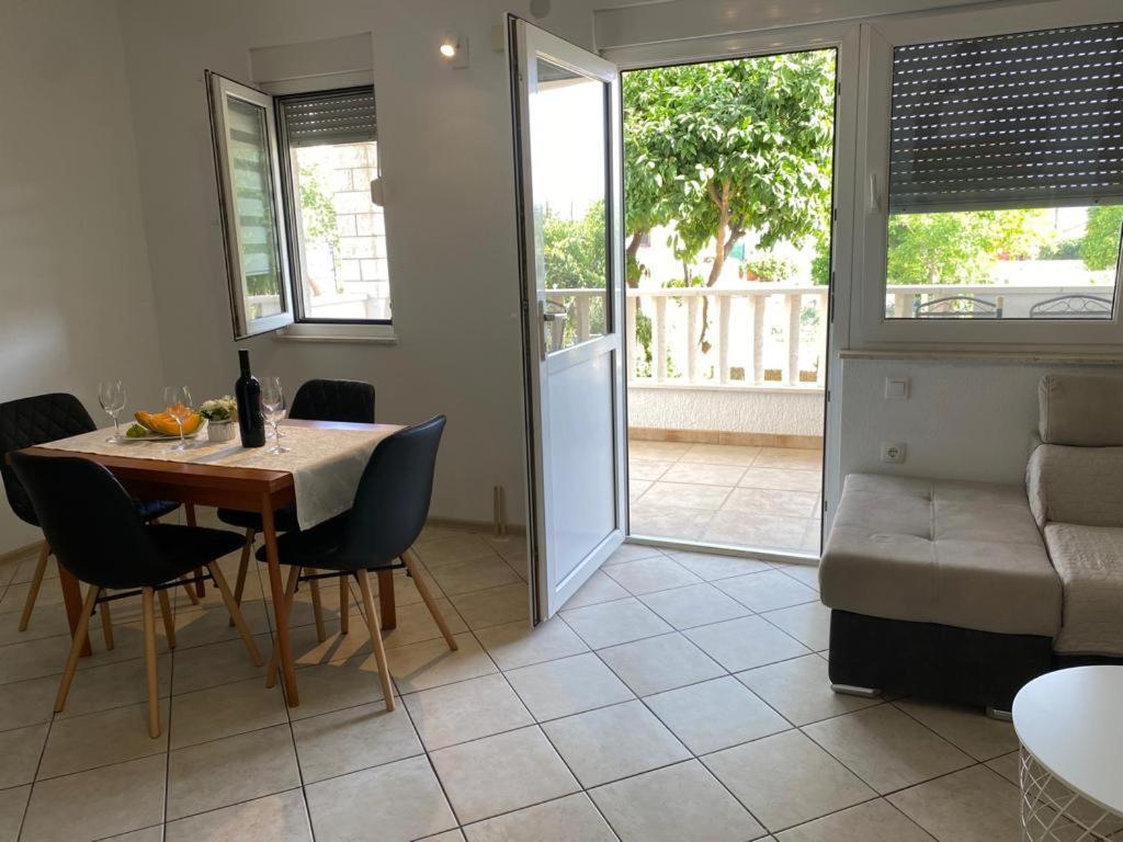 Apartmani Josipa Трогир Екстериор снимка